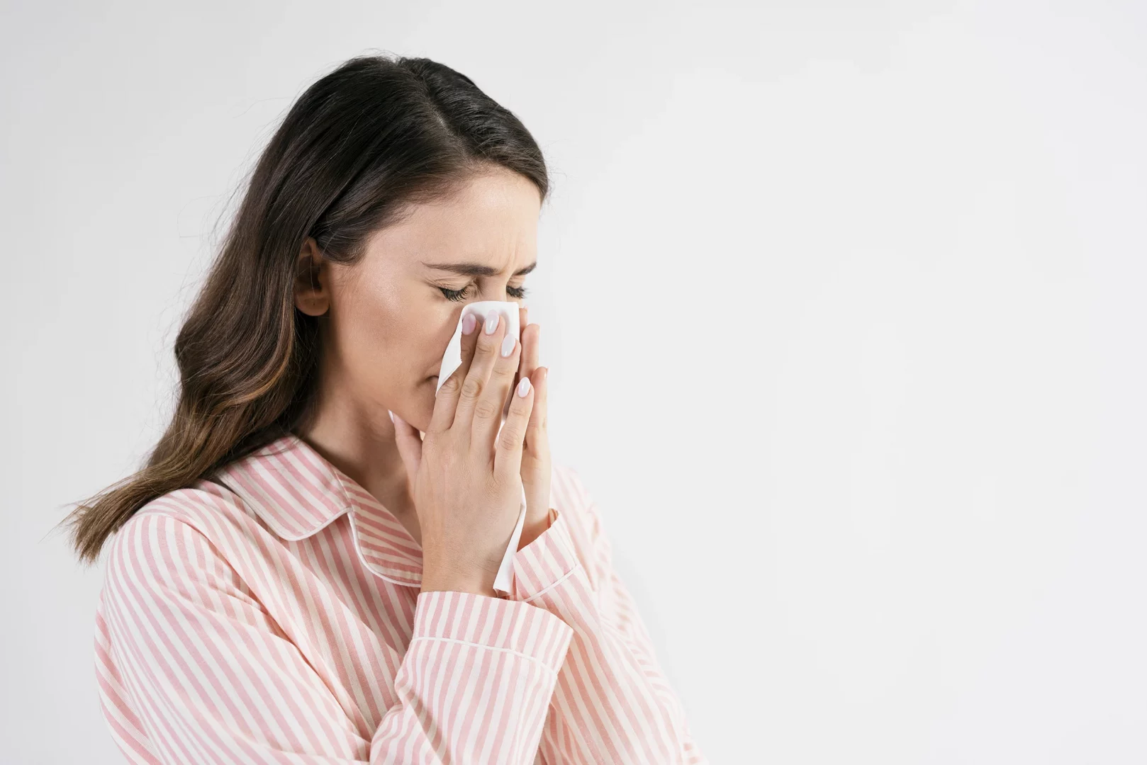 Allergische Schleimhautschwellung bei anatomisch schmalen Nasenwegen mit verstärkter Nasenverstopfung